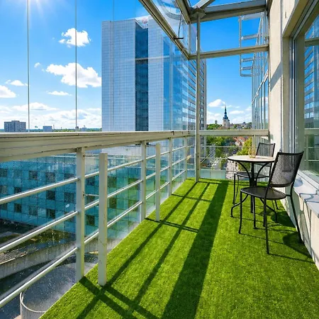 With A View Of The Old Town, Large Balcony, 2br Tallinn